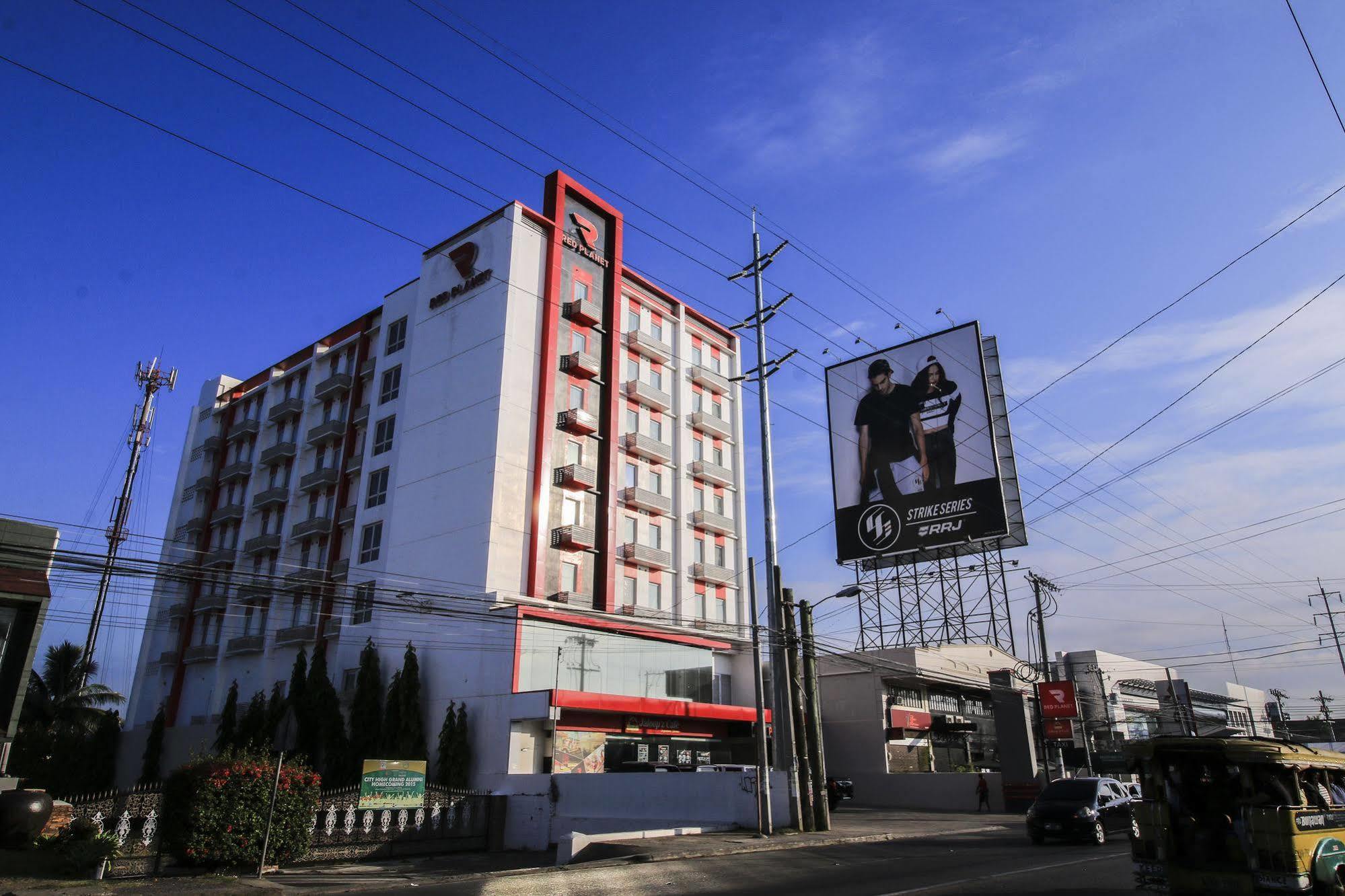 Hotel Red Planet Davao City Extérieur photo